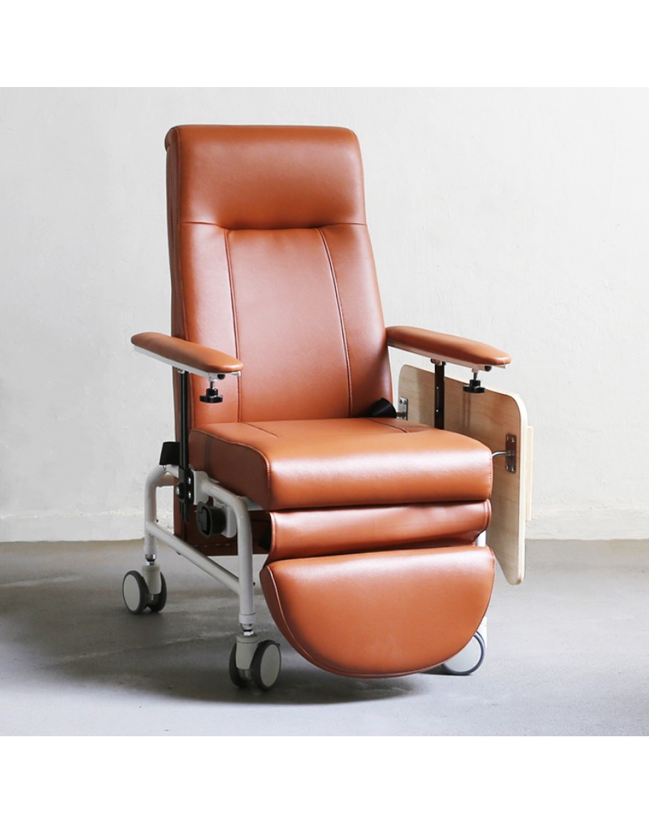 leather recliner on wheels